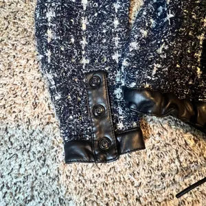 White House Black Market Navy Tweed Cropped Jacket Faux Leather Trim Small‎ thumbnail 2