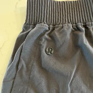 Lululemon Stretch‎ Woven Relaxed-Fit High-Rise Shorts 4" Size XXS thumbnail 5