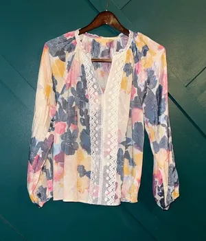 Lace-Trim Floral Blouse in White Multi thumbnail 1