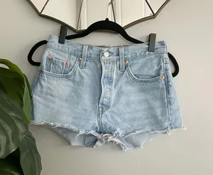 Levi's 501 Light Wash High Rise Denim Shorts Raw Hem Size 25 thumbnail 1