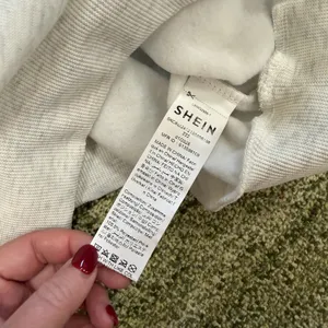 SHEIN crewneck sweatshirt thumbnail 3