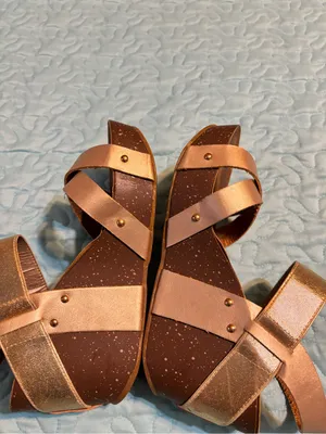 Refresh Metallic Rose Gold and Gold Crisscross Strap Sandals thumbnail 6
