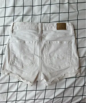 Woman’s White American Eagle Jean Shorts, Size 2, Next Level Stretch. thumbnail 6
