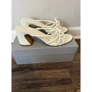 Everlane The Bow Heel in Nappa Leather Color Canvas Size 10.5 thumbnail 7