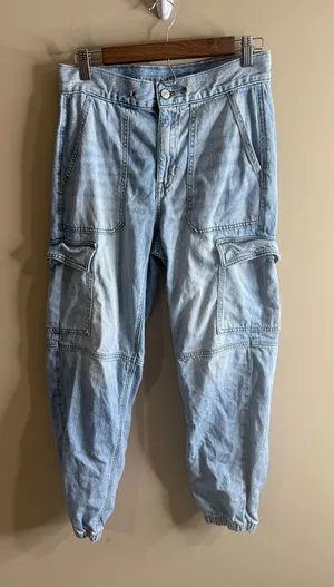 American Eagle women’s cargo joggers size 6 thumbnail 1