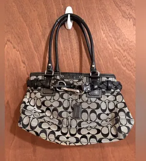 Coach Signature Hampton Black Handbag Tote thumbnail 1