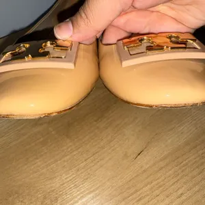 Tory Burch Gigi Pump Soft Patent Leather Heels | Beige | Women’s Size US 10.5‎ thumbnail 7