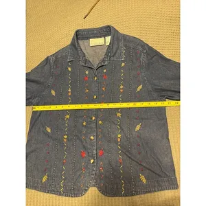 Casey and Max Denim Button Up Shirt Womens Size M, Embroidered Flowers thumbnail 5