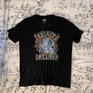 Hollister Graphic Tshirt thumbnail 2