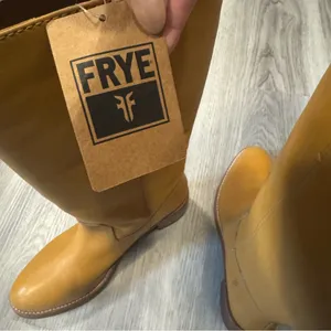 Frye Women’s Camryn Tall Pull On Boots Size 8M Color: Banana NIB thumbnail 5