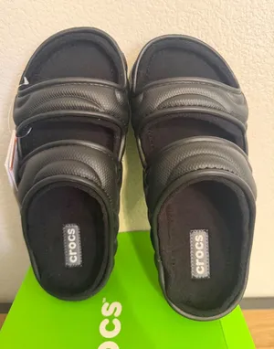 Crocs Classic Cozzzy Overpuff Sandal Black Puffer Fuzzy Lined Slide W9 thumbnail 1