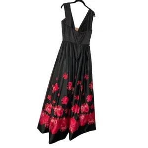 Sherri Hill Floral Printed Satin Ball Gown 10 Deep V-Neckline Beaded Black Prom thumbnail 3