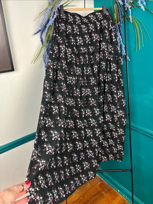 Universal Threads tiered Black Maxi Skirt with Pink & White Floral Print thumbnail 4