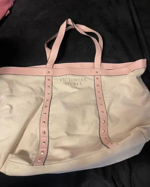 Weekender Bag thumbnail 1