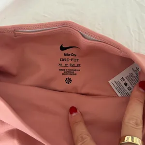 Nike Women’s One Dri-FIT High-Waisted Skirt/Skort // Rust Pink // Size XS // NEVER WORN thumbnail 3