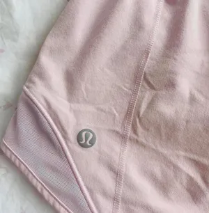 Lululemon Hotty Hot High-Rise Shorts 2.5” Pink Haze Size 4 thumbnail 3