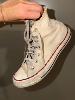 Converse High toos White Size 7 thumbnail 2