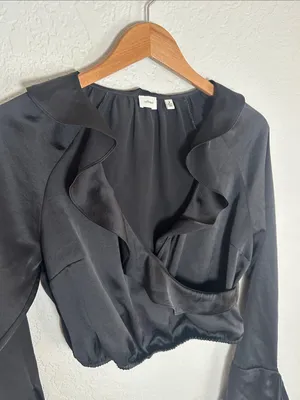 Wilfred Spartina Satin Blouse Black Ruffle Crop Top Date Night Pirate Aritzia thumbnail 3