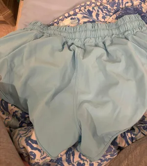 Lululemon Hotty Hot Short 2.5” thumbnail 2