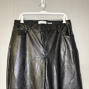 Abercrombie & Fitch The 90s Straight Ultra High Rise Leather Crossover 32/14 S thumbnail 4