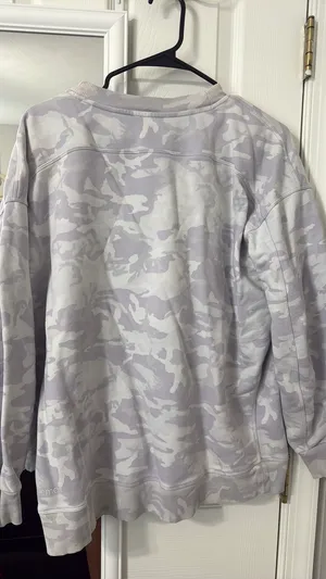 Lululemon Camo Crewneck Perfectly Oversized thumbnail 2