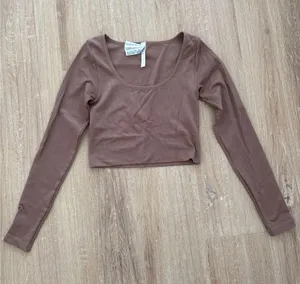 Athleta Aurora Crop Top Womens Medium Brown Seamless Ribbed Long Sleeve Shirt thumbnail 3