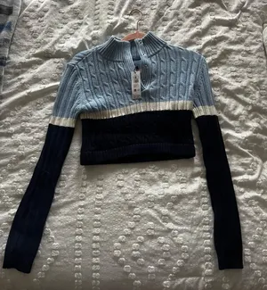 Garage Cropped Sweater thumbnail 3