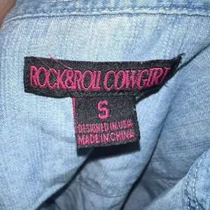 Rock+Roll Cowgirl distressed button down S denim western shirt thumbnail 4
