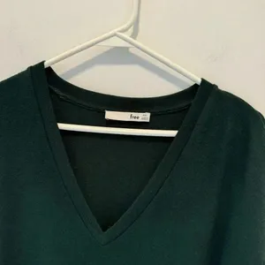 Wilfred Free Shirt Womens XXS Green V Neck Pullover Sweater Tee Classic thumbnail 2