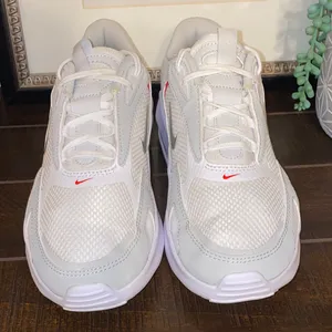Nike Air Max Athletic Sneakers Bolt White Metallic Platinum Size 9 thumbnail 4