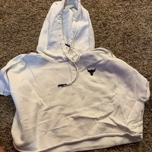 Under Armour workout top thumbnail 1