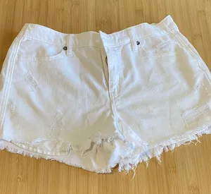 aerie White Frayed Hem Denim Shorts thumbnail 1