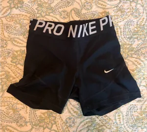Nike Pro Shorts thumbnail 1