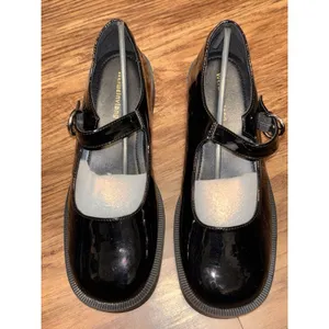 Black Flats with Glossy Finish and Strap Korean Mary Jane Size 8.5 thumbnail 4