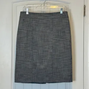 Ann Taylor Gray Textured Pencil Skirt Knee Length Career Wear Lined Back Vent thumbnail 2
