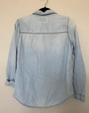 Forever 21 Denim Button Up Shirt thumbnail 4