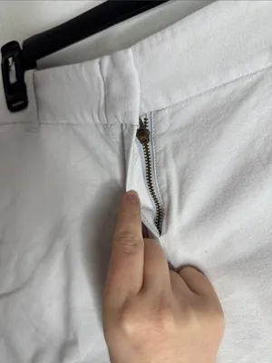 J.Crew Factory Classic Chino Cotton Twill White Mid-Rise Shorts 4.5” inseam sz 6 thumbnail 3