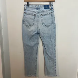 ABERCROMBIE- Ultra High Rise Ankle Straight Curve Love Button Fly Raw Hem Light thumbnail 5