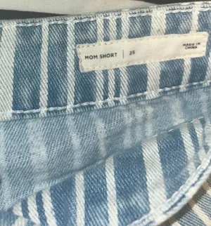 PacSun High-Waisted Mom Shorts thumbnail 2