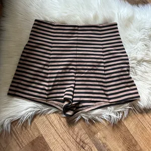 FREE PEOPLE Riker Shorts thumbnail 2