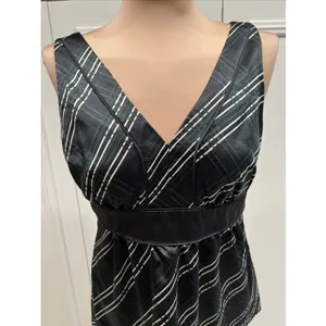 New York &‎ Co Plaid Sleeveless Babydoll Top Black Green Holiday Dark Academia 6 thumbnail 2