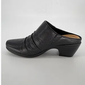 Clarks‎ Collection Mules Womens 6 Black Leather Ruched Slip On Block Heel Shoes thumbnail 2