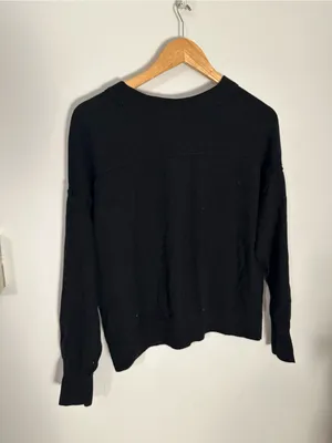Banana Republic Merino V Neck sweater black large thumbnail 6