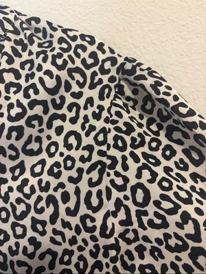 Ann Taylor Black & White Leopard Print Blouse with bow on back M thumbnail 8