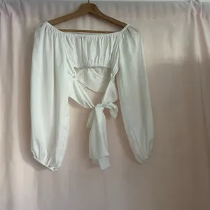 Elegant White Off thumbnail 4