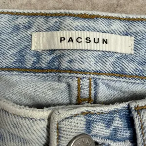 PacSun 90s Boyfriend Patchwork High Rise Jeans Light Wash Raw Hem Size 24 Y2K‎ thumbnail 3