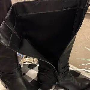 Liz & Co Black Leather Knee-High Boots thumbnail 6