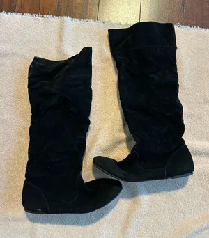 Source Unknown Black Suede Over-the-Knee Flat Boots thumbnail 1