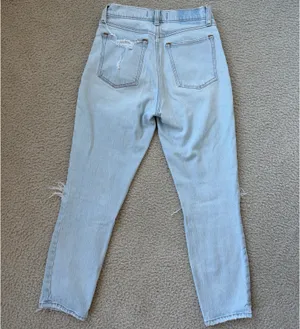 Abercrombie & Fitch Light Wash Distressed Ankle Jeans thumbnail 4