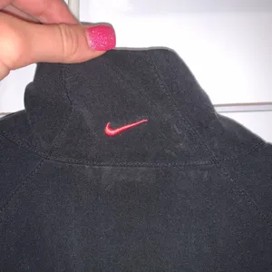 Vintage Nike black & pink jacket thumbnail 5